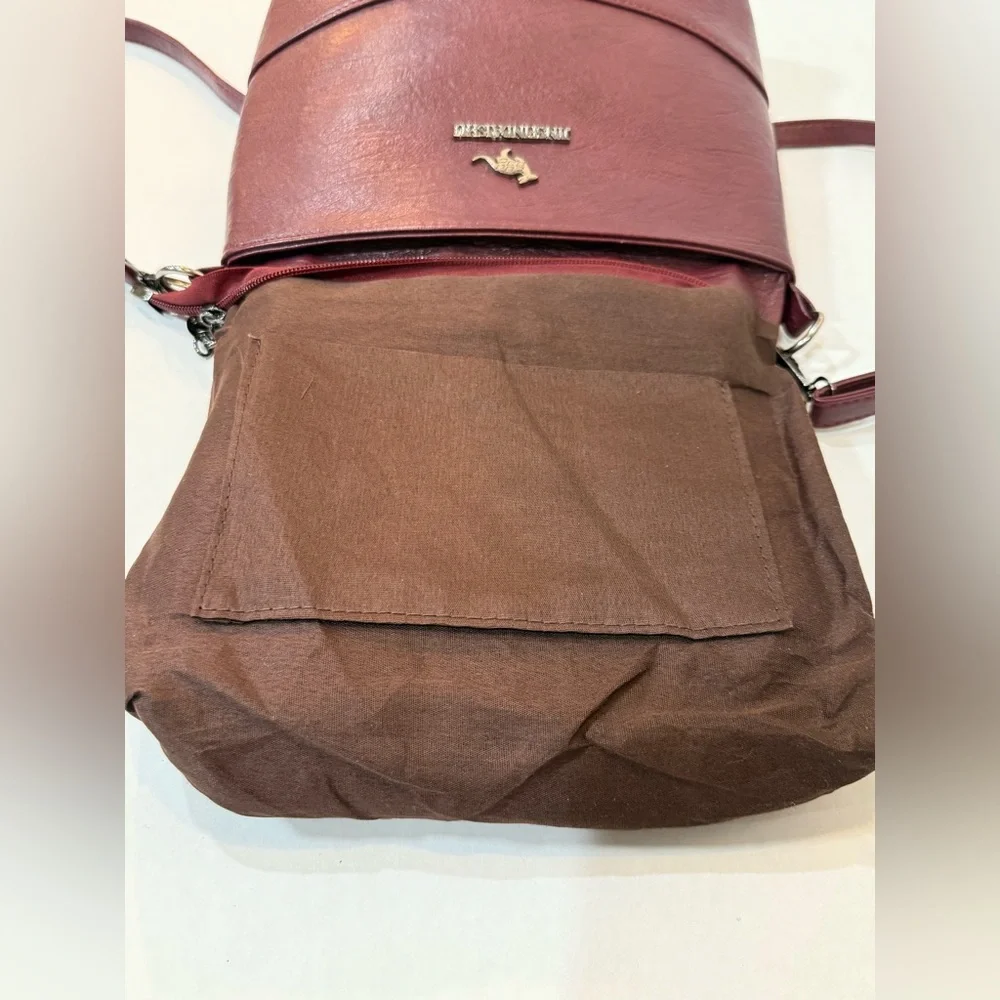 Jingpindaishu Burgundy Leather Crossbody Purse Multi-Compartment Slightly Used - Picture 5 of 11